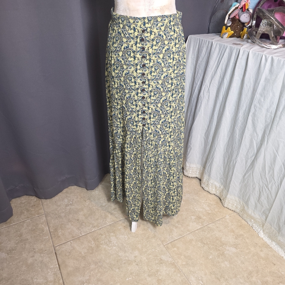 Earthbound Trading Co Maxi Skirt Women’s M Green Paisley Boho Button Front